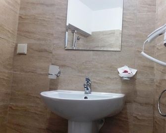 Ariana Hotel - Kiten