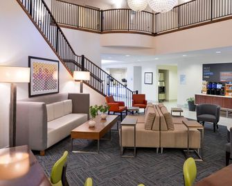 Holiday Inn Express & Suites Arcata/Eureka-Airport Area By IHG - McKinleyville - Lounge