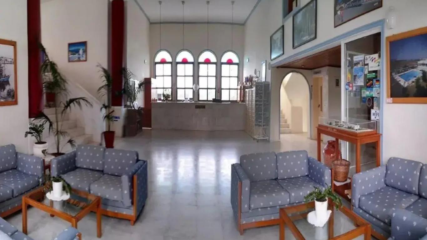 نينا بيتش هوتل