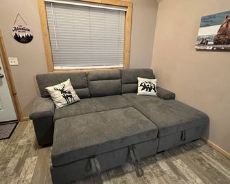 Moose Landing Cabin D95 - Wasilla - Living room