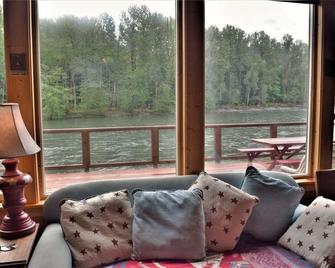 Cowlitz River Cabin - Packwood - Wohnzimmer