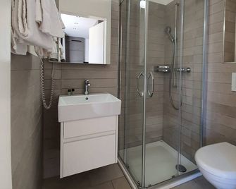 Swiss Star Wiedikon - Self Check-In - Zúrich - Baño