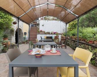 Country House La Scortica - Beverino - Innenhof