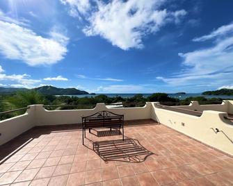 Tropical Gardens - Coco - Balcony