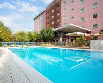 Novotel Brescia 2 - Brescia - Pool