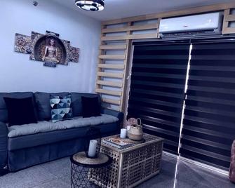 3-bedroom condo in beautiful Las Piñas /Bacoor area complete with amenities. - Las Piñas
