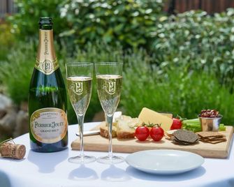 Berkeley Suites - Μπρίστολ - Φαγητό