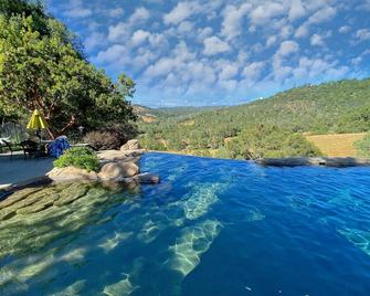 Come stay with us in the heart of Gold Country - Sutter Creek