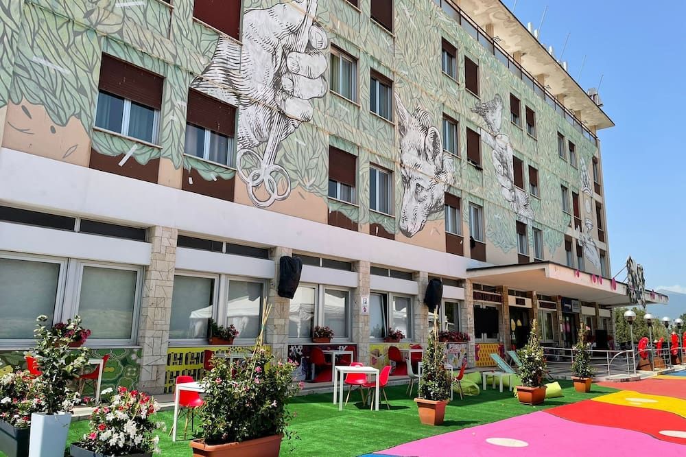 Lh Arca Street Art Hotel - ספולטו - בניין