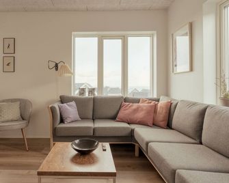 New Aparthotel / Panoramic Sea View - Tórshavn - Wohnzimmer