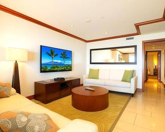 Kbm Resorts Free Car Beach Villas At Ko Olina Bvk-O-1604 Penthouse Ocean Views - Kapolei - Living room