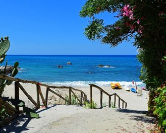 Villaggio La Pizzuta - Tropea - Beach