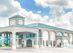 Super 8 by Wyndham Murfreesboro - Murfreesboro - Κτίριο