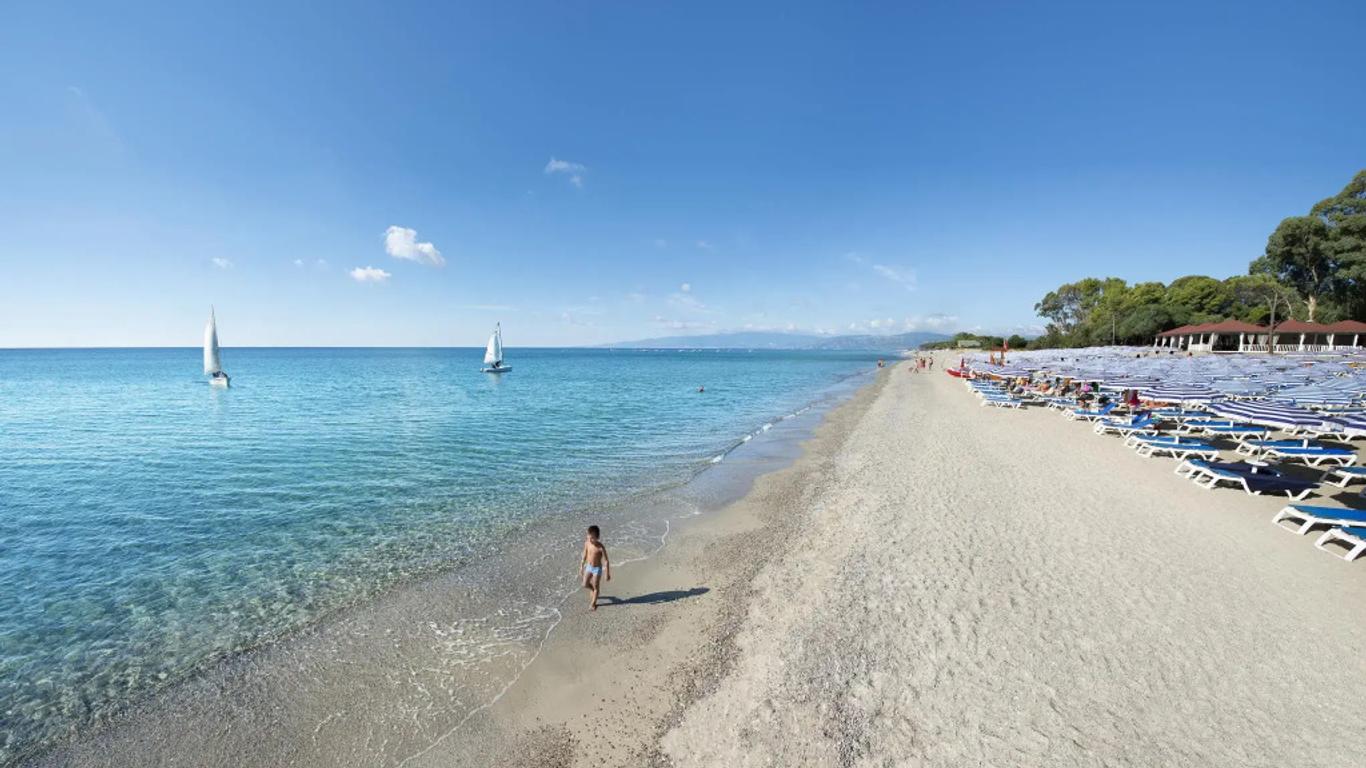 Voi Floriana Resort