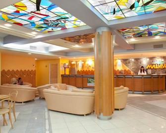 Hotel Malibu - אלבנה - דלפק קבלה