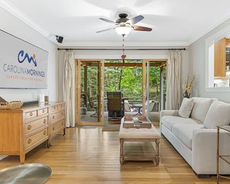 Tranquil-Nest Avl By Carolina Mornings | Grill, Fire Pit +biltmore Pass - Arden - Living room