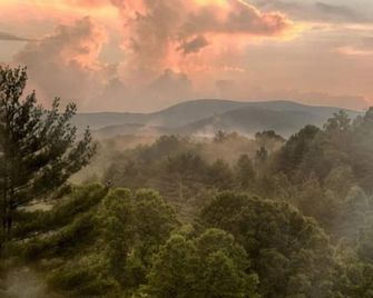 Long Mountain Lodge Bed & Breakfast - Dahlonega - Udsigt