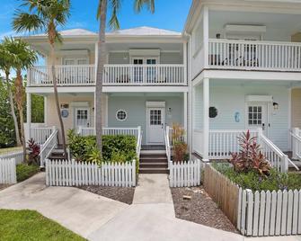 Villa 5103 On Duck Key Boat Slip Available - Duck Key - Building
