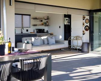 Wagyu Mountain Lodge - Paarl - Obývací pokoj