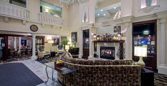 Holiday Inn Express & Suites Youngstown N (Warren/Niles) - Warren - Vestíbul