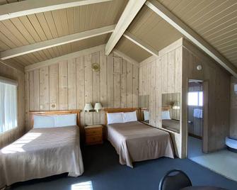 Bristlecone Motel - Big Pine - Bedroom