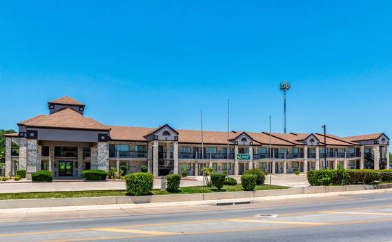 Quality Inn I 10 East Near Att Center 55 1 3 2 San Antonio