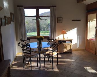 Charming authentic cosy cottage in the heart of the Quercy countryside - Mauroux - Salle à manger