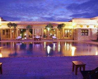 Hotel Rawalkot Jaisalmer - ג'יסלמר - בריכה