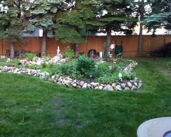 College Park Bed & Breakfast - Saskatoon - Outdoors view