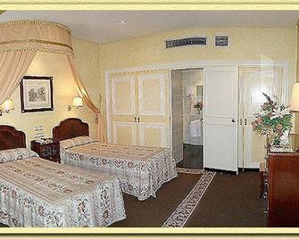 Hotel Des Artistes - Nápoles - Habitación