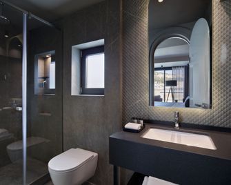 Heritage Hill Hotel - Atenas - Baño