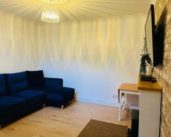 Whiteley's Cottages - Dumbarton - Salon