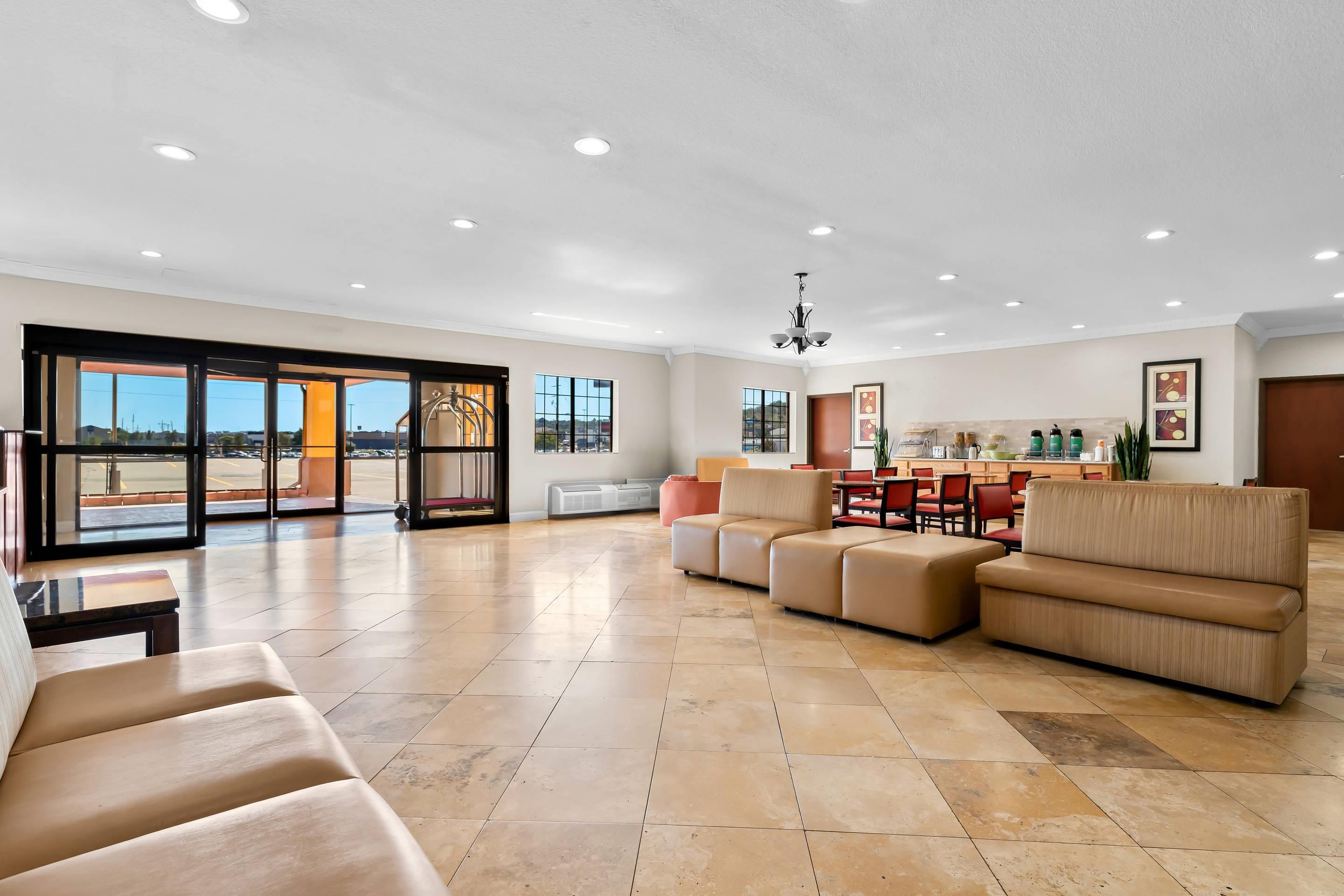 Quality Inn & Suites McAlester on Hwy 69 - McAlester - Lobby