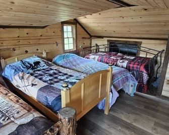 Cabin with modern amenities - Nye - Bedroom