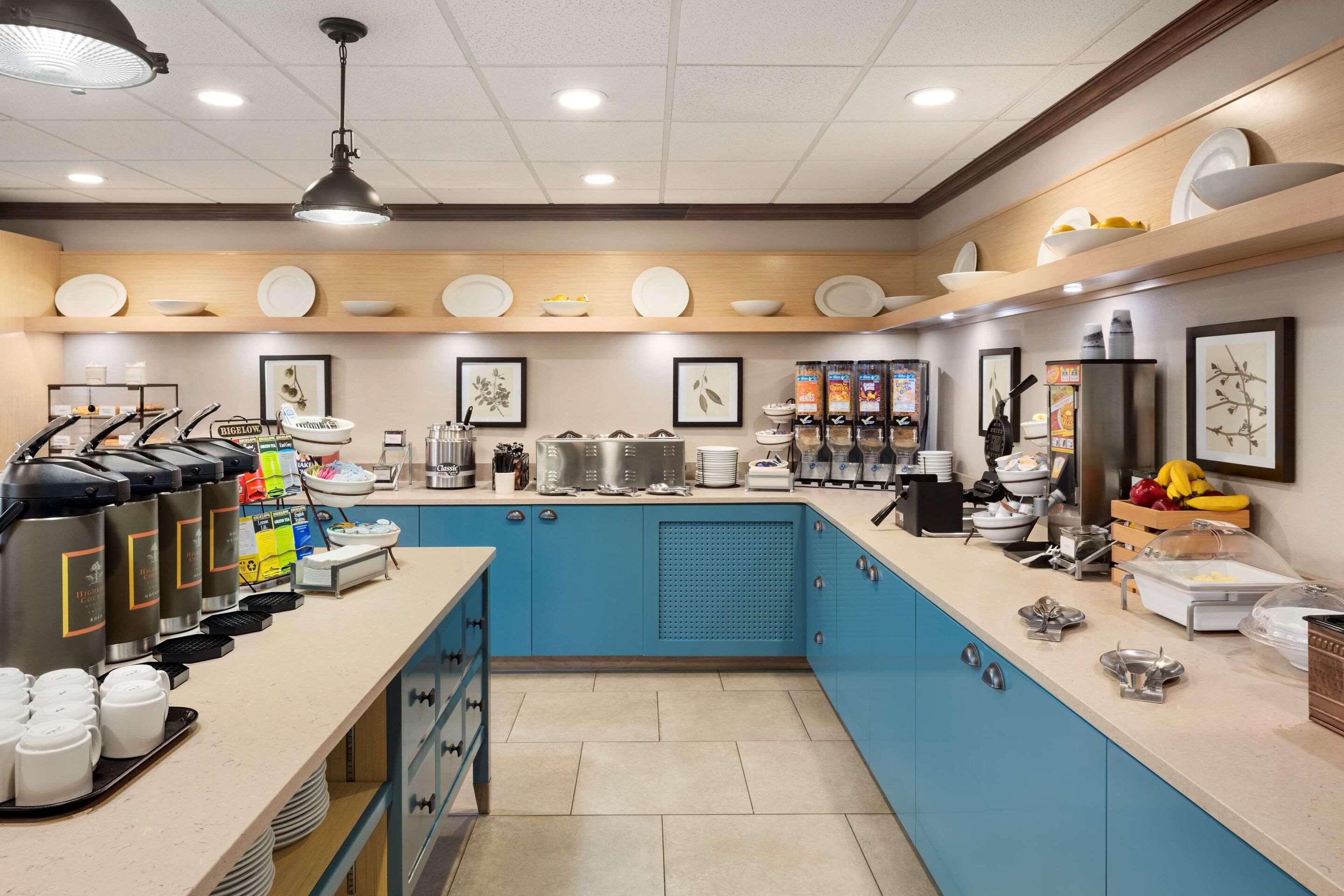 Country Inn & Suites by Radisson, Lexington, KY - Lexington - Buffet