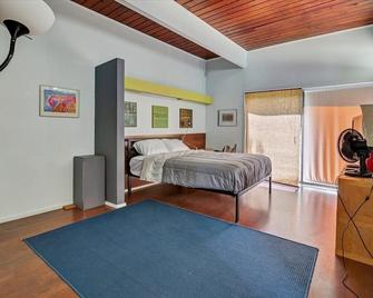 Modern Villa with private pond near Legoland and Delaware River. - Port Jervis - Habitación