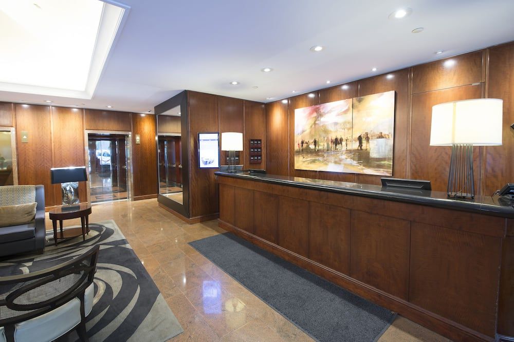 Front desk view of Cambridge Suites Toronto