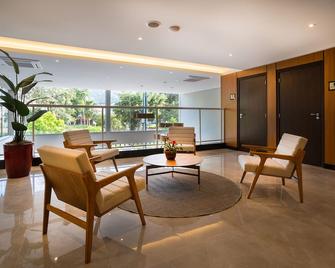 Hotel Villa Fiori - פוקוס דה קלדס - לובי