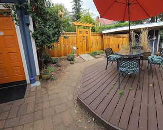 Multnomah Gem - Beautiful, Pampering, Mins To Downtown Portland - Portland - Patio