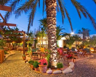 فندق بيليكان - فيرا - شرفة مرصوفة