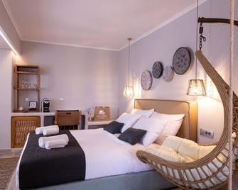 Glykeria Mini Suites - Perissa - Habitación
