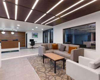 Wingate by Wyndham Augusta I-20 - Evans - Obývací pokoj