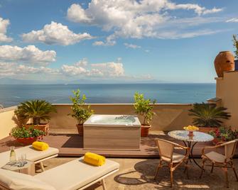Anantara Convento di Amalfi Grand Hotel - אמלפי - מרפסת