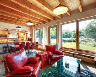 Acadia Home w/ Rooftop Deck - Close to Trails! - Mount Desert - Sala de estar