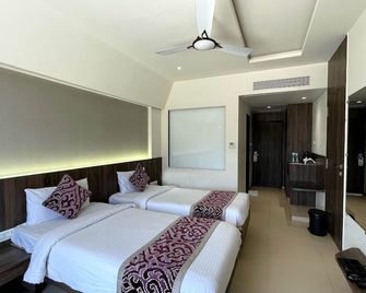 Igatpuri/Hotel Grand Parivaar - Igatpuri - Habitación