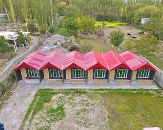 Royal Guest House - Skārdu - Edificio
