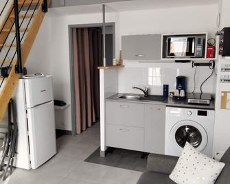 Apartment with terrace in Saint-Jean-de-Monts, 1.5 km from the beach - Saint-Jean-de-Monts - Kitchen