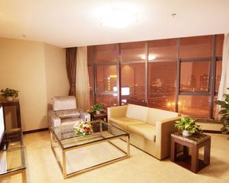 Best Western Yantai Hotel - Jen-tchaj - Obývací pokoj