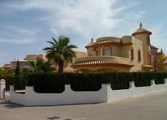 Luxury villa - Islantilla - Building