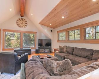 Lupine Luxury on the West Shore - Hot Tub. Near Ski Resorts! - Tahoe City - Sala de estar